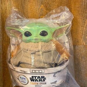 Brand new Star Wars 11” Baby Yoda Grogu from the Mandalorian, Disney